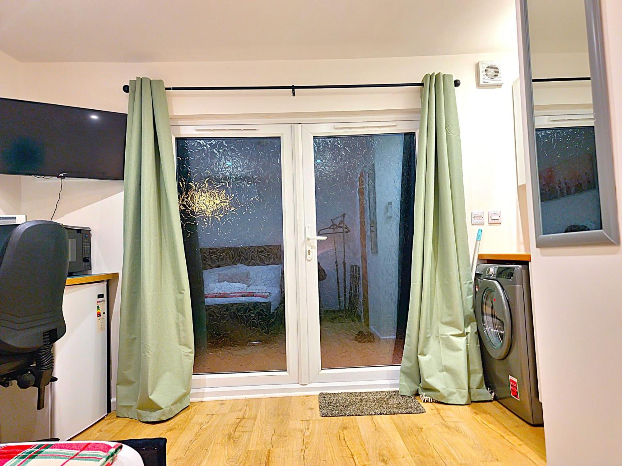 Open Plan Studio With Garden Milton  エクステリア 写真